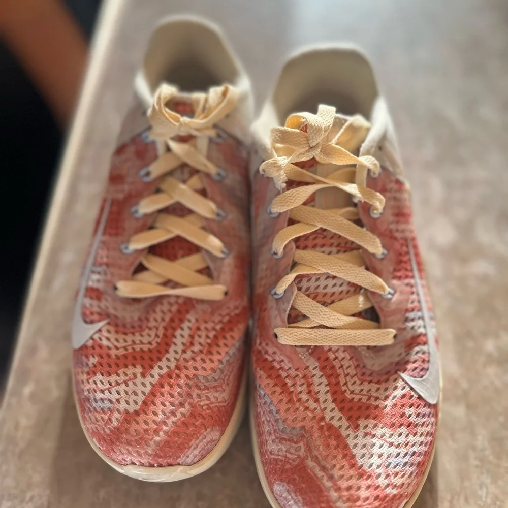 Nike Metcon 6 women’s size 10 Desert Sand Crimson trainers running shoes
